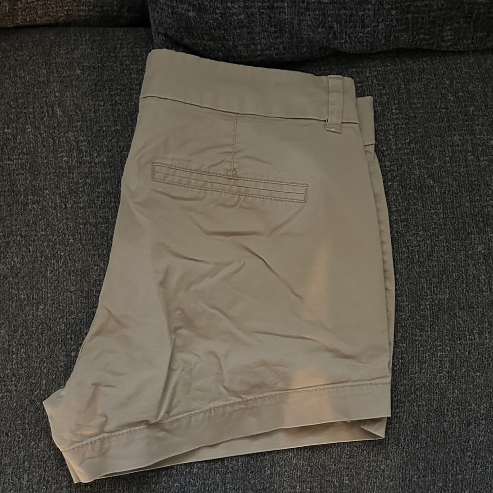 Old Navy Women's Tan Flat Front Shorts